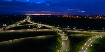 Met deze lichtmastcombinatie op zonne-energie gaat Nederland baden in duurzaam licht.